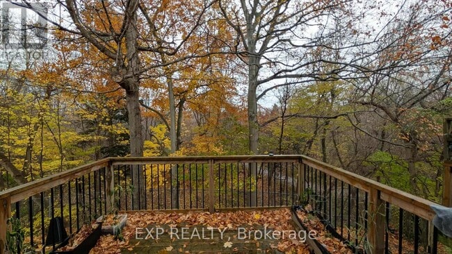 property at 350 Camelot Ct