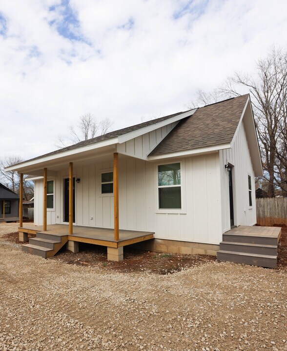 313 Douglas St in Berryville, AR - Building Photo