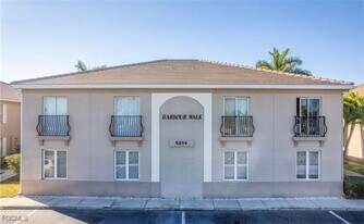 5218 Chiquita Blvd S in Cape Coral, FL - Building Photo