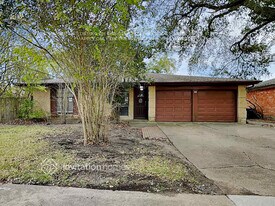 8502 Avington Rd in La Porte, TX - Building Photo