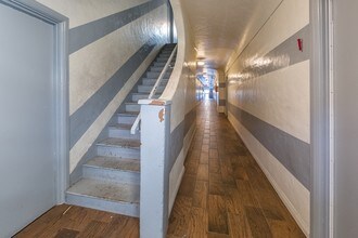 1439 Cedar Ave in Long Beach, CA - Foto de edificio - Interior Photo