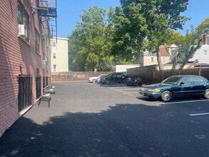 774-776 Grove St in Irvington, NJ - Foto de edificio - Building Photo