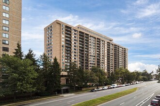 Skyline House in Falls Church, VA - Building Photo - Building Photo