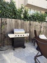 11652 Chenault St in Los Angeles, CA - Building Photo