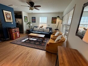 60 Marietta St in Asheville, NC - Foto de edificio - Building Photo