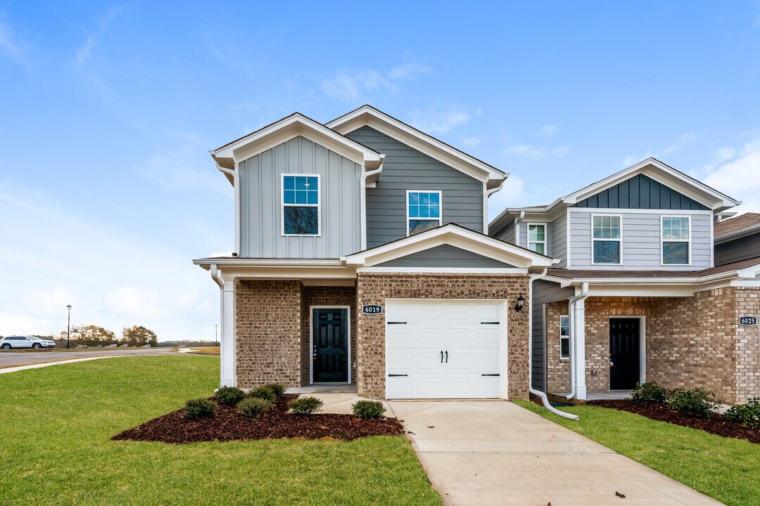 6019 Rainbow Row in Pell City, AL - Building Photo