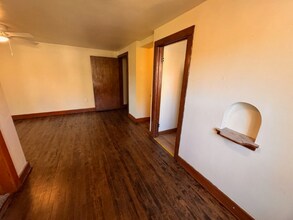 916 Milwaukee Ave in South Milwaukee, WI - Building Photo - Building Photo