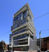 95 Bathurst St in Toronto, ON - Building Photo - Building Photo