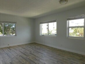 15 S Palmway in Lake Worth Beach, FL - Building Photo - Building Photo