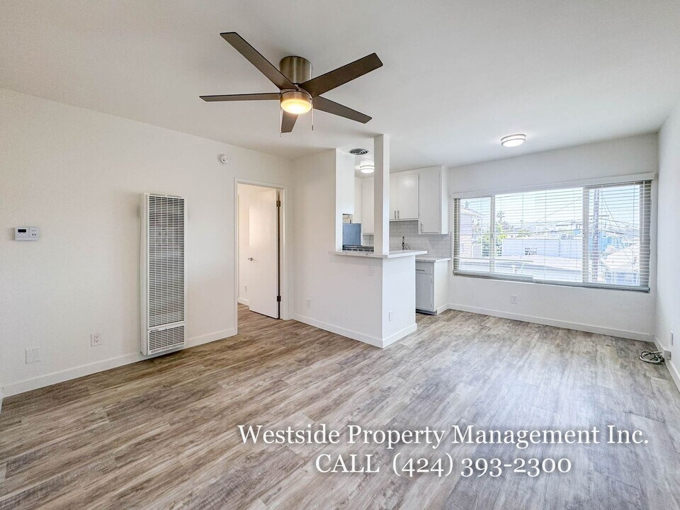 28 Sunset Ave in Los Angeles, CA - Building Photo