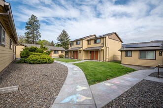 703 12th St in La Grande, OR - Building Photo - Building Photo