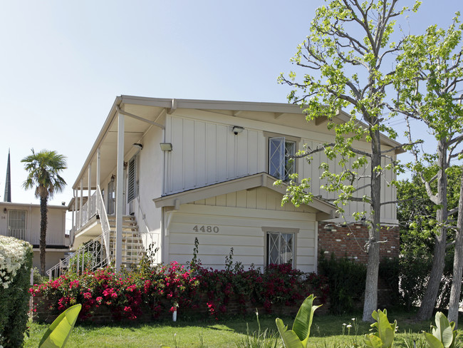 Suntide Apartments in San Diego, CA - Building Photo - Building Photo