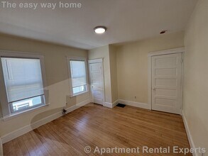 65 Wareham St, Unit 2R in Medford, MA - Building Photo - Building Photo