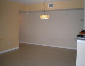 2544 Centergate Dr in Miramar, FL - Building Photo - Building Photo