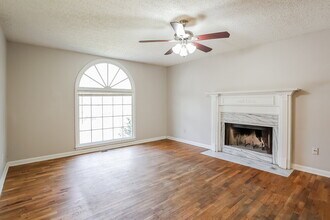 550 Austin Bridge Rd in Douglasville, GA - Foto de edificio - Building Photo