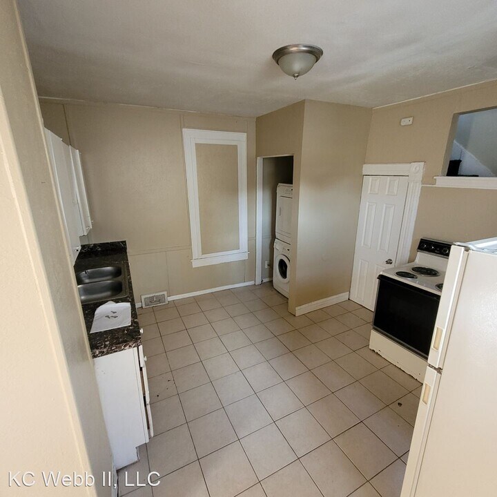 525 Splitlog Ave Photo