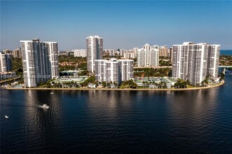 3600 Mystic Pointe Dr, Unit 114 in Aventura, FL - Building Photo - Building Photo