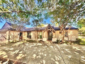 15555 Mosscove Cir in Dallas, TX - Building Photo