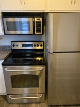 4222 Broadway in Grove City, OH - Foto de edificio - Building Photo