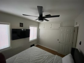 636 E 121st Pl in Los Angeles, CA - Building Photo