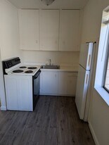 Arrowhead in Clearlake, CA - Building Photo