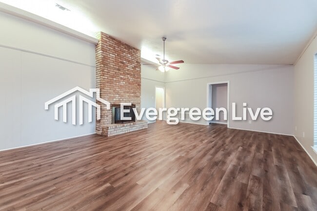 2413 Golden Willow Ln in Richardson, TX - Building Photo - Building Photo