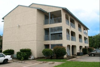 Riverway Village Apartments in Dallas, TX - Building Photo - Building Photo