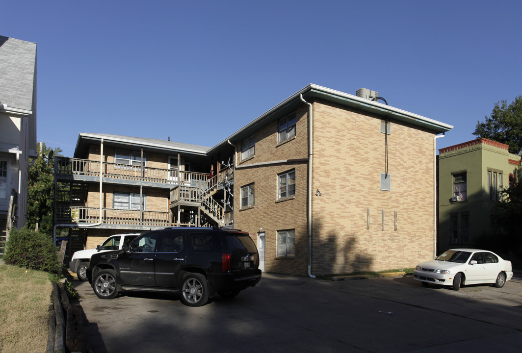 Hanscom Place in Omaha, NE - Building Photo