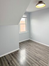 2807 N 74th Ct, Unit 3a in Elmwood Park, IL - Foto de edificio - Building Photo