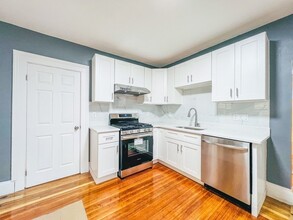 14 Watson St in Somerville, MA - Building Photo - Building Photo