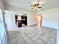 2127 Golden Topaz Dr in Rosharon, TX - Foto de edificio - Building Photo