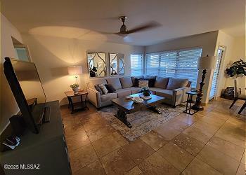 5855 N Kolb Rd in Tucson, AZ - Building Photo
