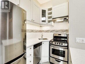 201 Seaton St in Toronto, ON - Building Photo - Building Photo