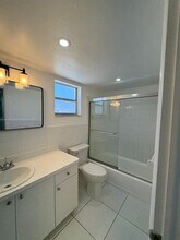 4933 Hollywood Blvd in Hollywood, FL - Building Photo - Building Photo