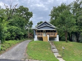 6028 Jackson Ave in Kansas City, MO - Building Photo