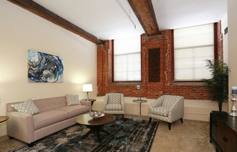 Bigelow Commons in Enfield, CT - Foto de edificio - Interior Photo