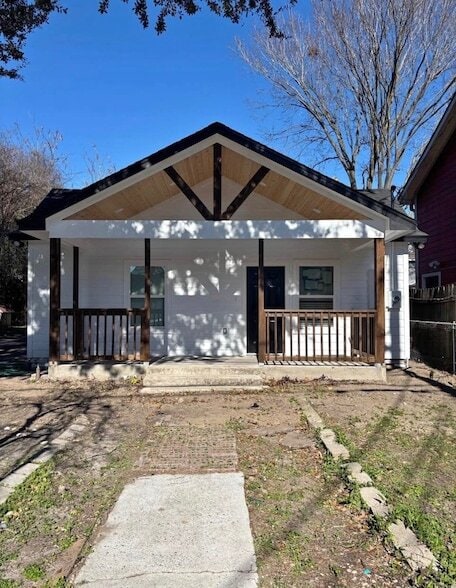 property at 711 Staitti St