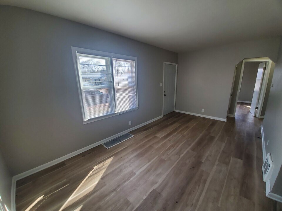 1404 E 25th St in Des Moines, IA - Foto de edificio