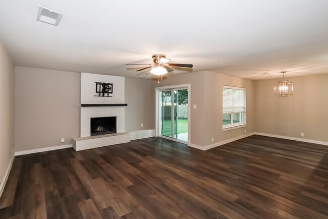 1109 Finch Ave in McKinney, TX - Foto de edificio - Building Photo