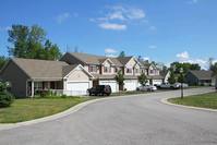 Kings Crossing Townhomes in North Chili, NY - Building Photo - Building Photo