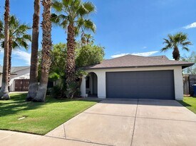 807 W Nopal Pl in Chandler, AZ - Building Photo