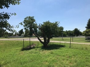 1506 McArtor Rd in Dodge City, KS - Building Photo - Building Photo