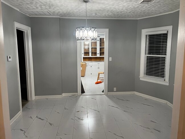 375 Military Rd, Unit Unit2