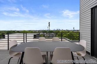 50 Leo M Birmingham Pkwy in Boston, MA - Foto de edificio - Building Photo