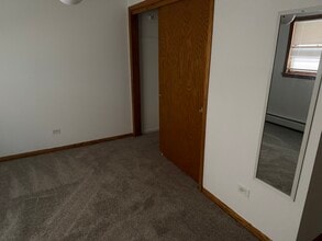 8611 W Summerdale Ave, Unit 1 in Chicago, IL - Foto de edificio - Building Photo