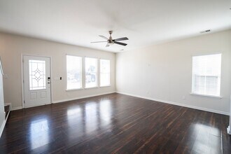 220 Willow Oak Dr in Richmond Hill, GA - Building Photo - Building Photo