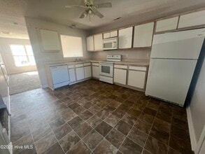 411 Timberlake Trail in Jacksonville, NC - Building Photo - Building Photo