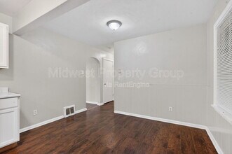 224 S Harvey Ave in Ferguson, MO - Building Photo - Building Photo
