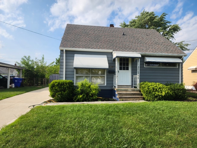 property at 15472 Muskingum Blvd