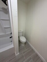 2205 Westholme Blvd in Bakersfield, CA - Building Photo - Building Photo